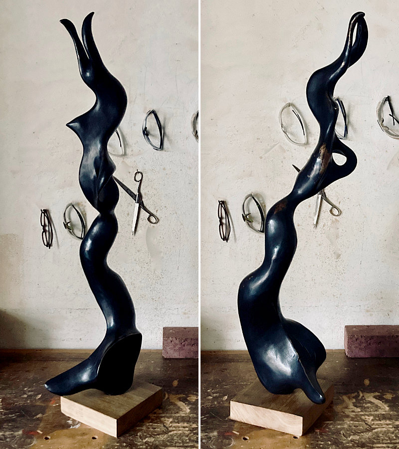 NUDE | Bronze | schwarze Patina | 100 cm | Holzsockel Eiche gesandstrahlt
